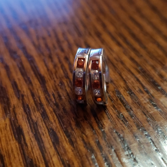 unknown Jewelry - Ruby and diamond earrings